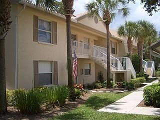 2nd image of 225 Robin Hood Cir Unit 201