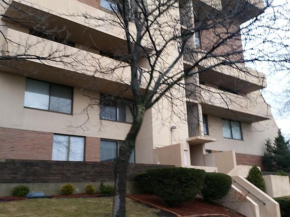 3rd image of 465 W Dominion Dr Unit 1404