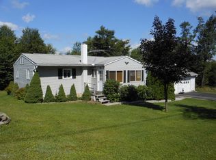 213 Willow Ln, Greentown, PA 18426