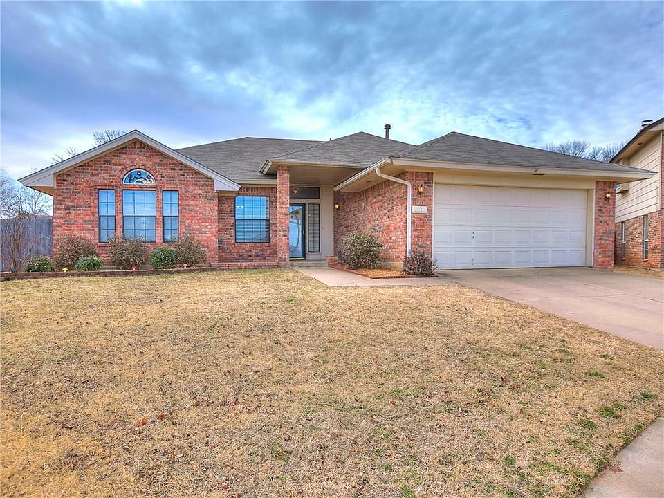 1st image of 300 Pine Cove Ct
