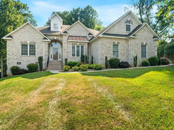 1354 Lakepointe Dr, Forest, VA 24551