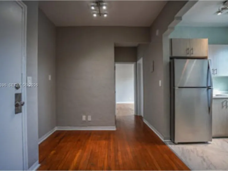 715 Michigan Ave #7 — Photo 3