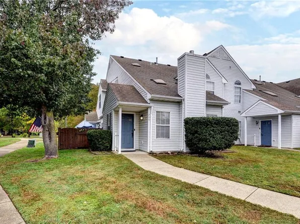 206 Andover Ct, Yorktown, VA 23693