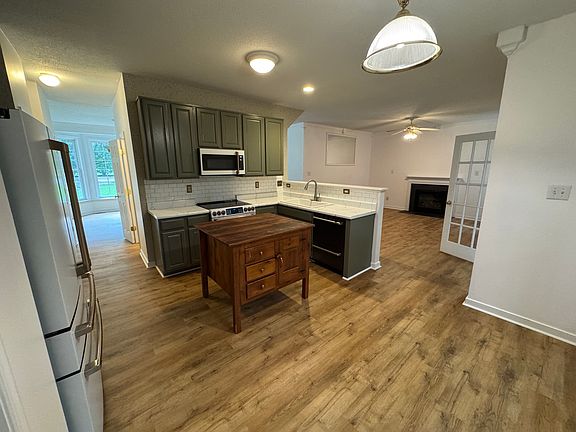 2nd image of 14190 Country Club Dr