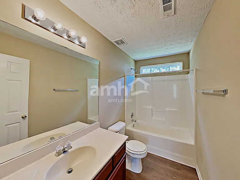 214 Oak Grove Ln — Photo 10