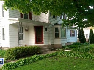 317 W 1st St, Genoa, IL 60135