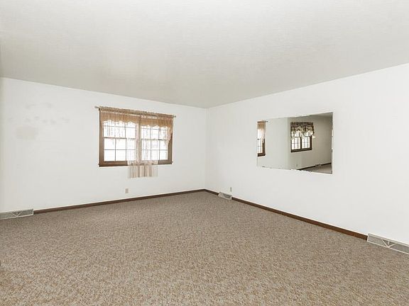 4th image of 2008 Leland Way