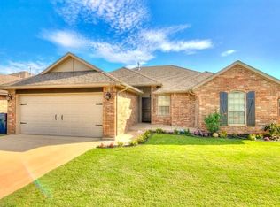 10732 SW 36th St, Yukon, OK 73099