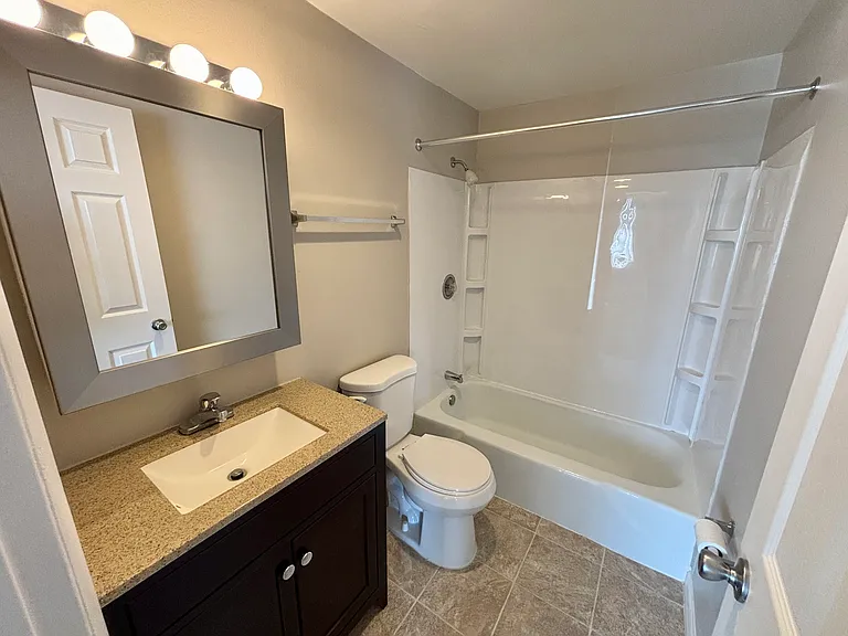 29 Capitol View Ter #6 — Photo 4
