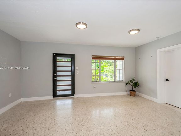 5th image of 641 NE 141st St