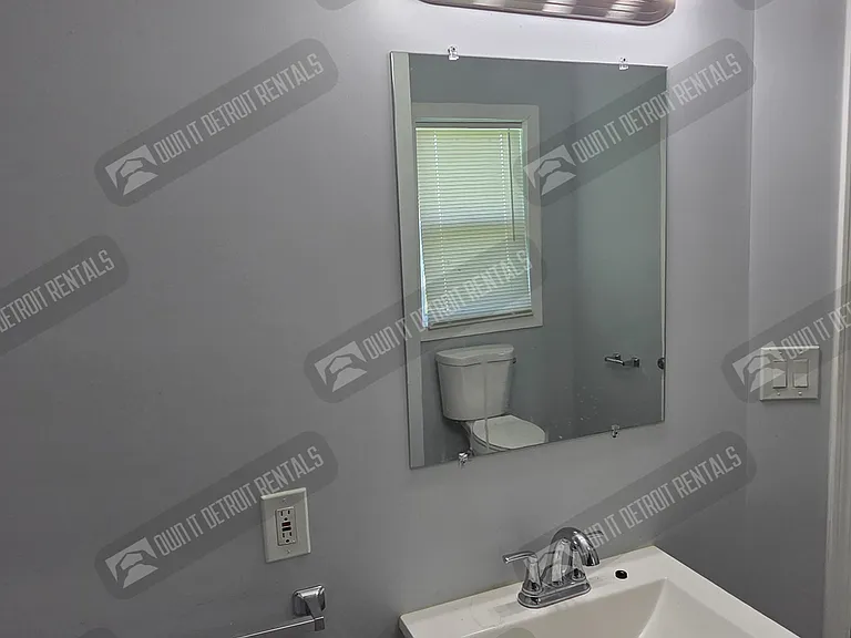 145 Waverly St — Photo 27