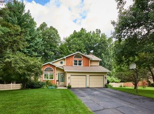 91 Pineridge Dr, Westfield, MA 01085
