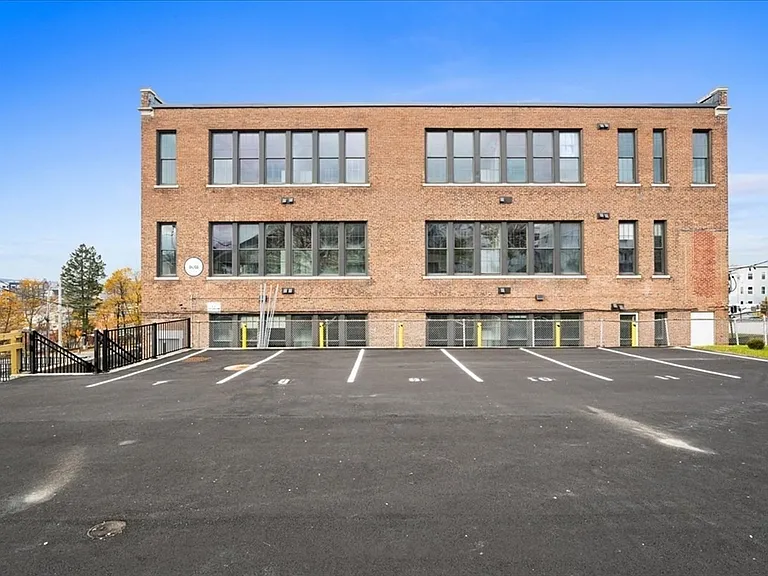 22 Waverly St #102 — Photo 12