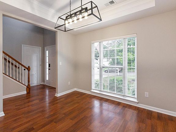 4th image of 155 Walmsley Pl