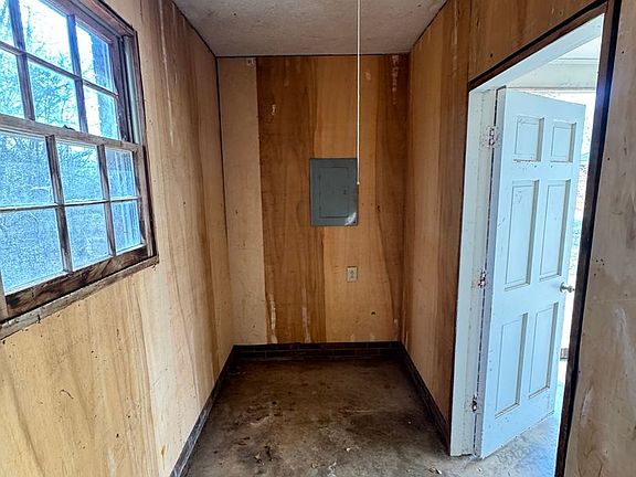 3rd image of 2070 Cottonwood Dr