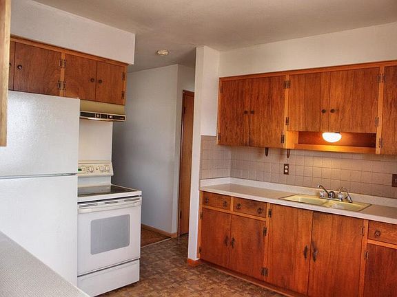 2nd image of 1543 Irving Pl