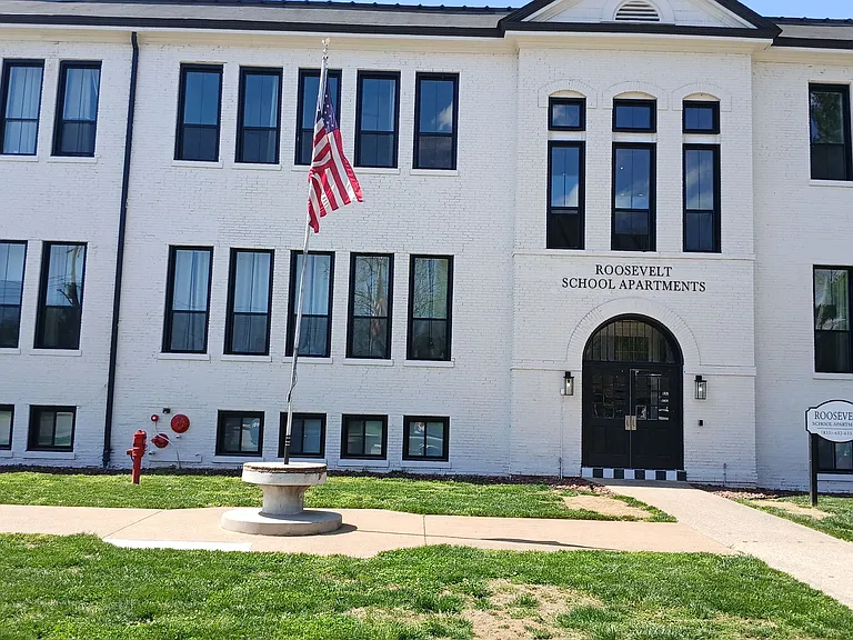 Roosevelt School Apartments — Photo 3