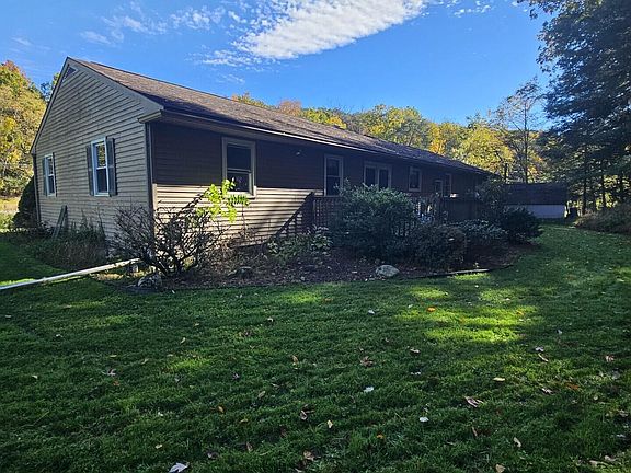 3rd image of 1261 Fox Hollow Rd