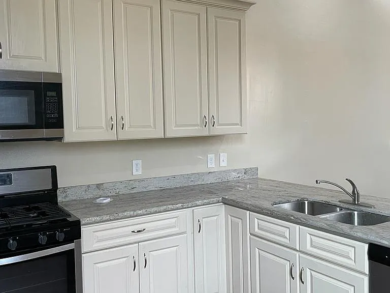 2026 Toledano St #2026 — Photo 8