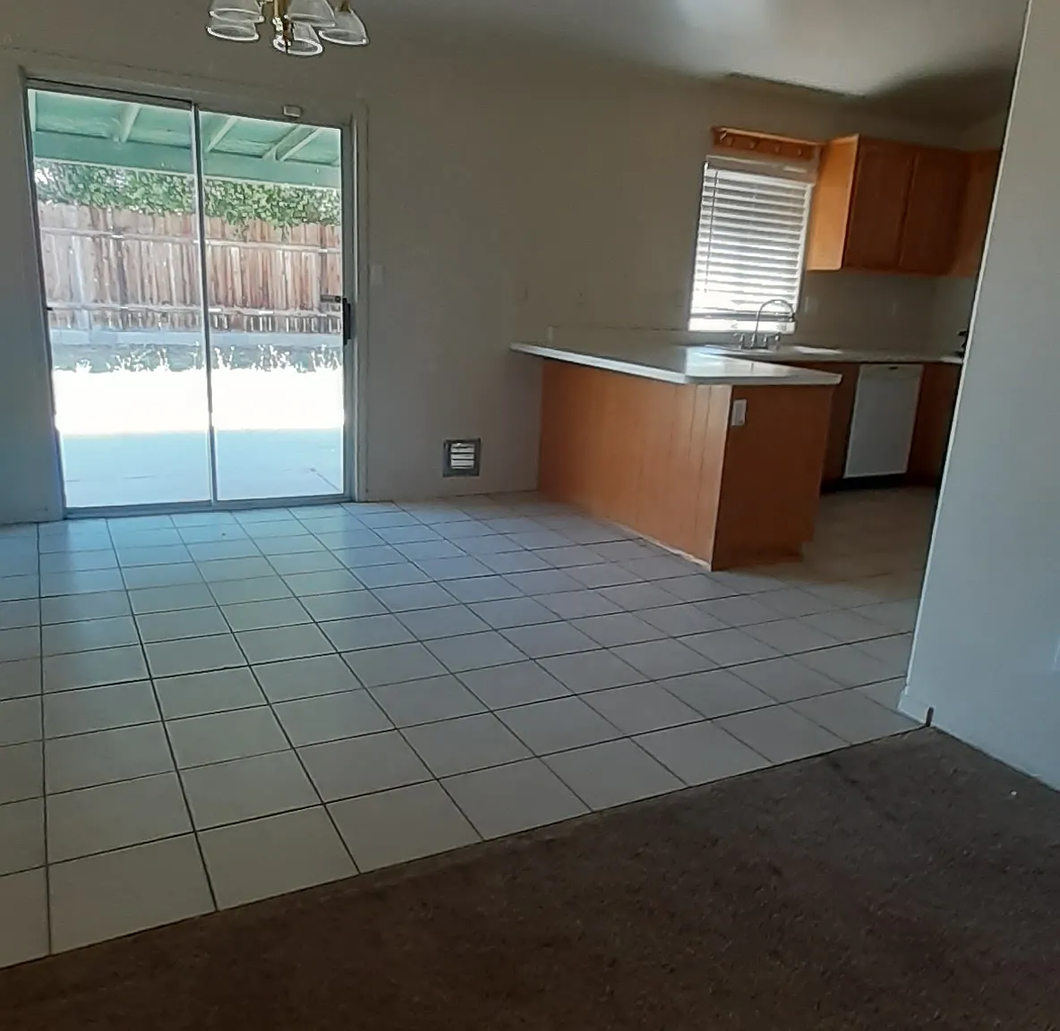 3 bed, 1325 sqft, $2,100 — Photo 2