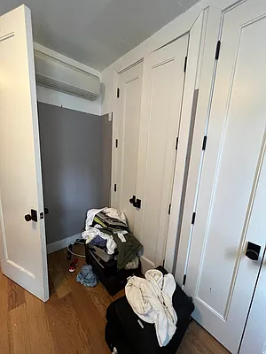 Rented by Delmark Realty LLC | media 70