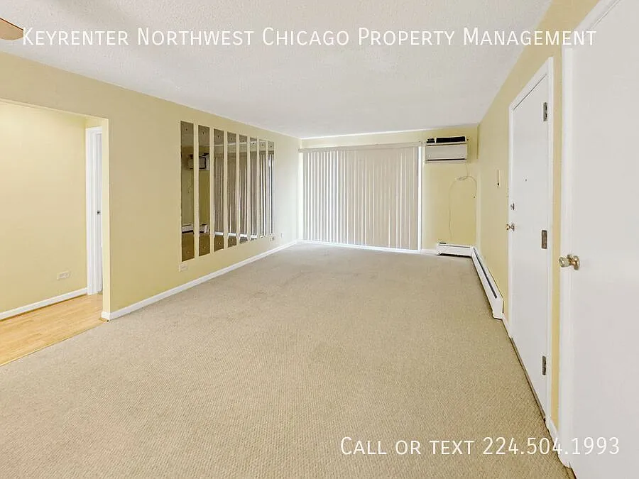 Clean and well maintained 2 Bedroom 1.5 Bathroom in Elk Grove Village — Photo 4