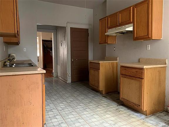 3rd image of 3618 Louisiana Ave