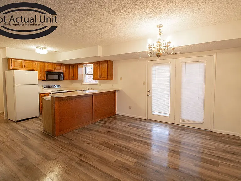 1904 Mirtle Grove Ct — Photo 5