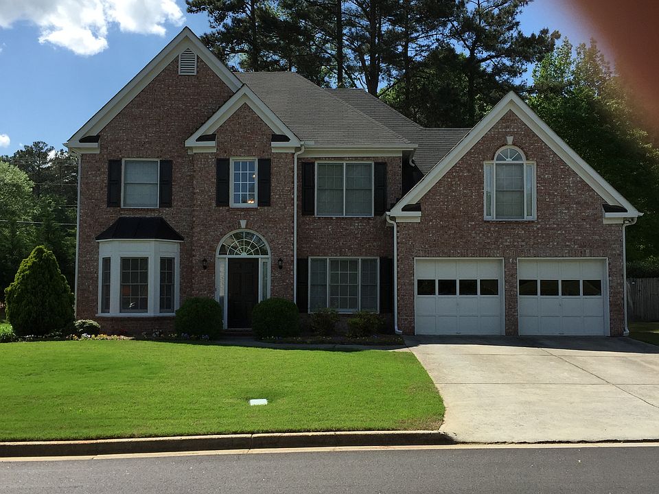1st image of 390 Chandler Pond Dr