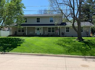 604 Hillside Dr, Fairfield, IA 52556