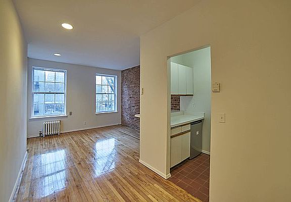 3rd image of 233 E 96th St APT 3RW