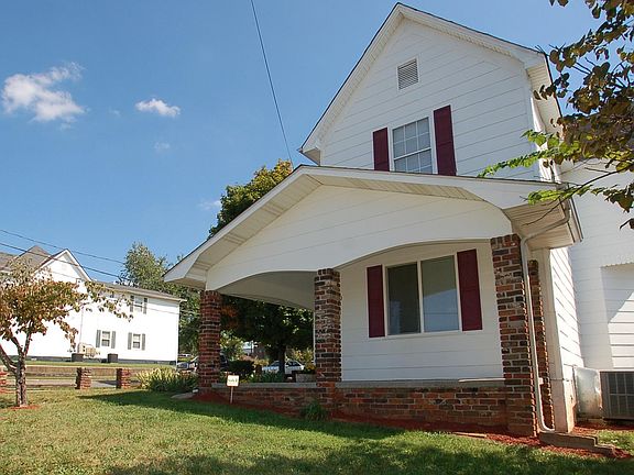 2nd image of 200 NW Hinton Ave