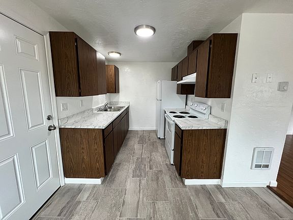 4th image of 6701 Aster St