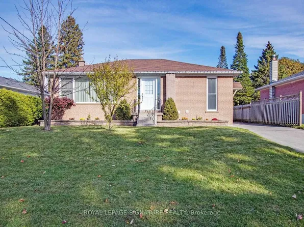 11 Patrick Dr, Aurora, ON L4G 2A6