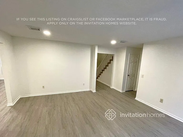 16302 Hickory Point Rd — Photo 3
