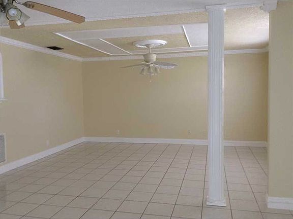 4th image of 1502 SE Arenson Ln