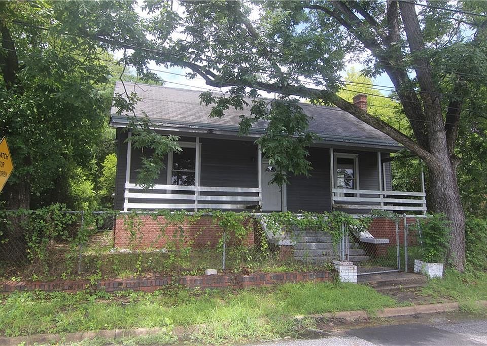 1st image of 800 17th St
