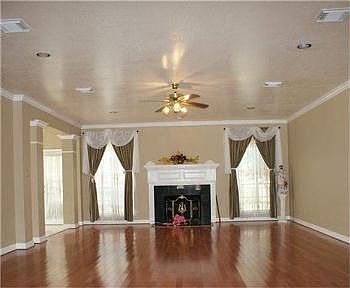 3rd image of 38 Dorothea Ln