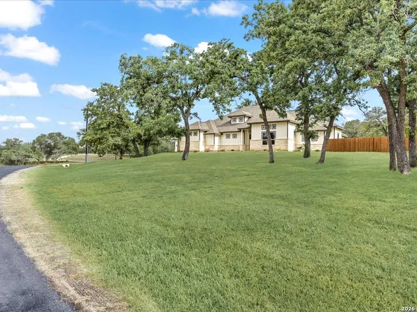 120 Timber Heights, La Vernia, TX 78121