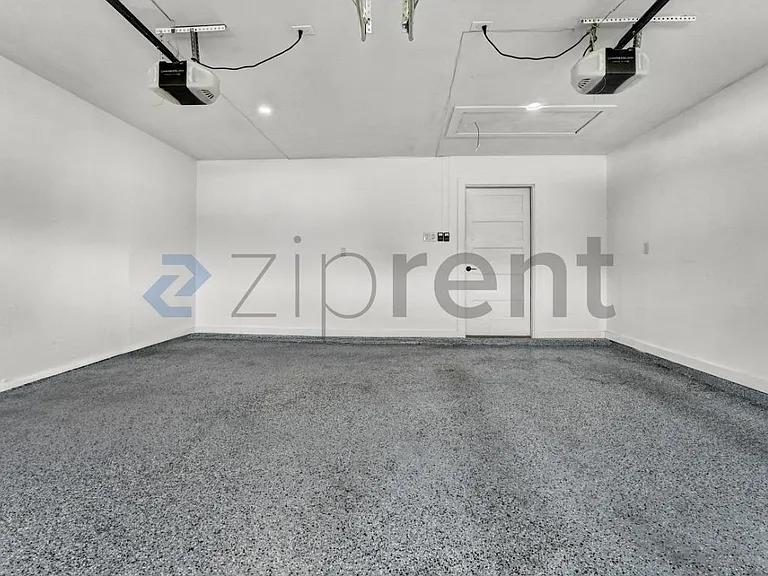 3600 Alexandria Dr — Photo 29