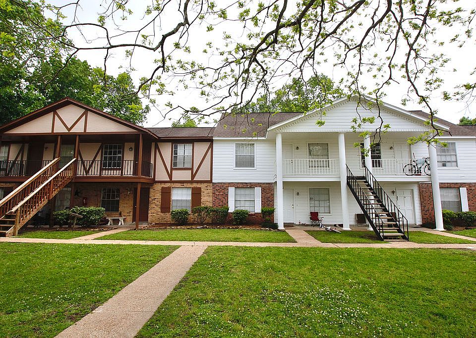 1st image of 309 E Houston St #208