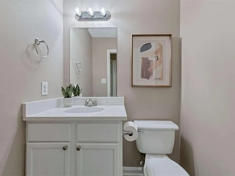 122 Bentley Pkwy — Photo 5