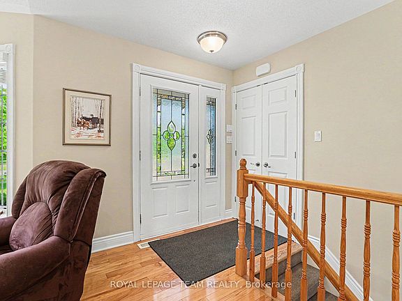 5th image of 28 Kimberly Ave