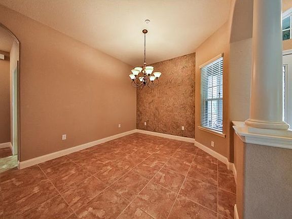 3rd image of 882 N Buena Vista Dr