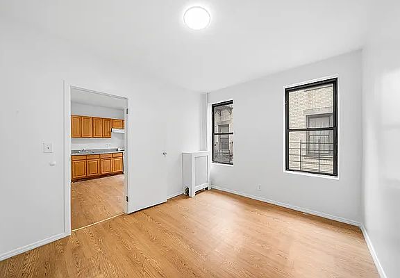 2nd image of 728 W 181st St #50A