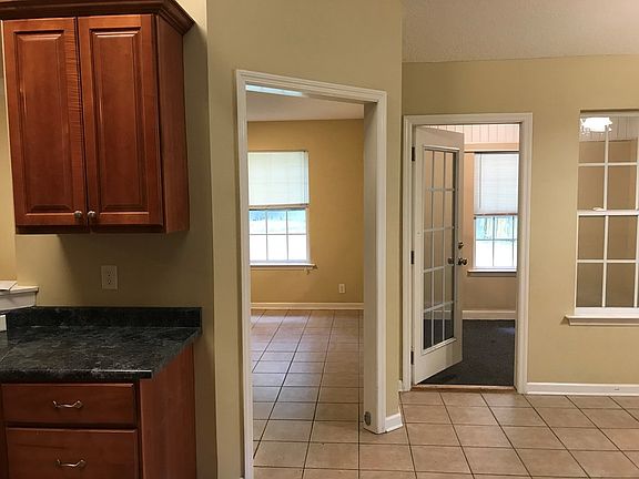 5th image of 128 Buckmeadow Dr