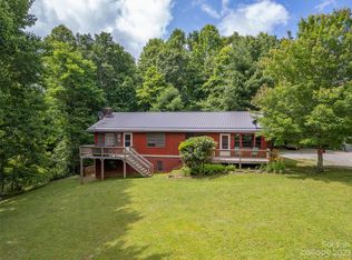 71 Harvey Osteen Rd, Zirconia, NC 28790