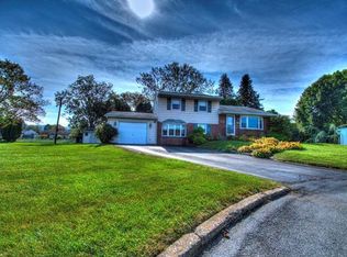 1463 Exeter Cir, Allentown, PA 18103
