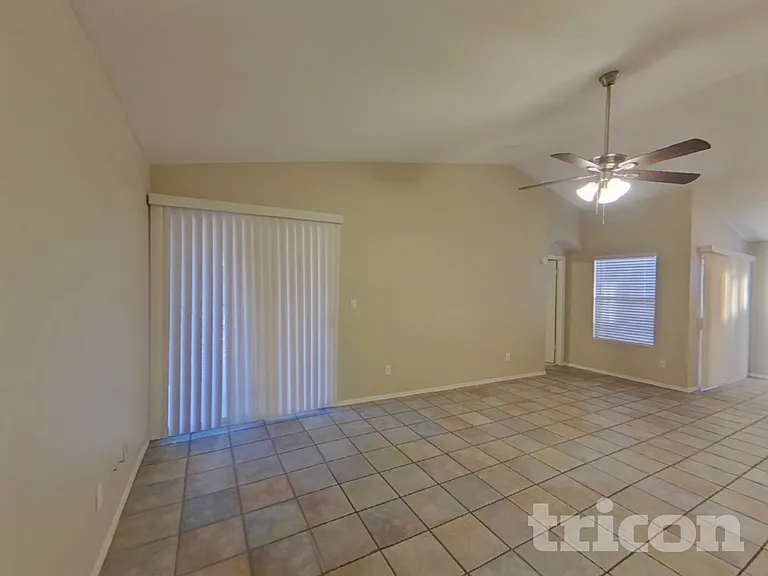 19809 N 47th Ln — Photo 5