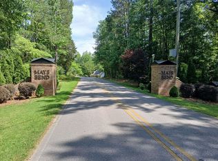 469 Mays Bend Dr, Pell City, AL 35128